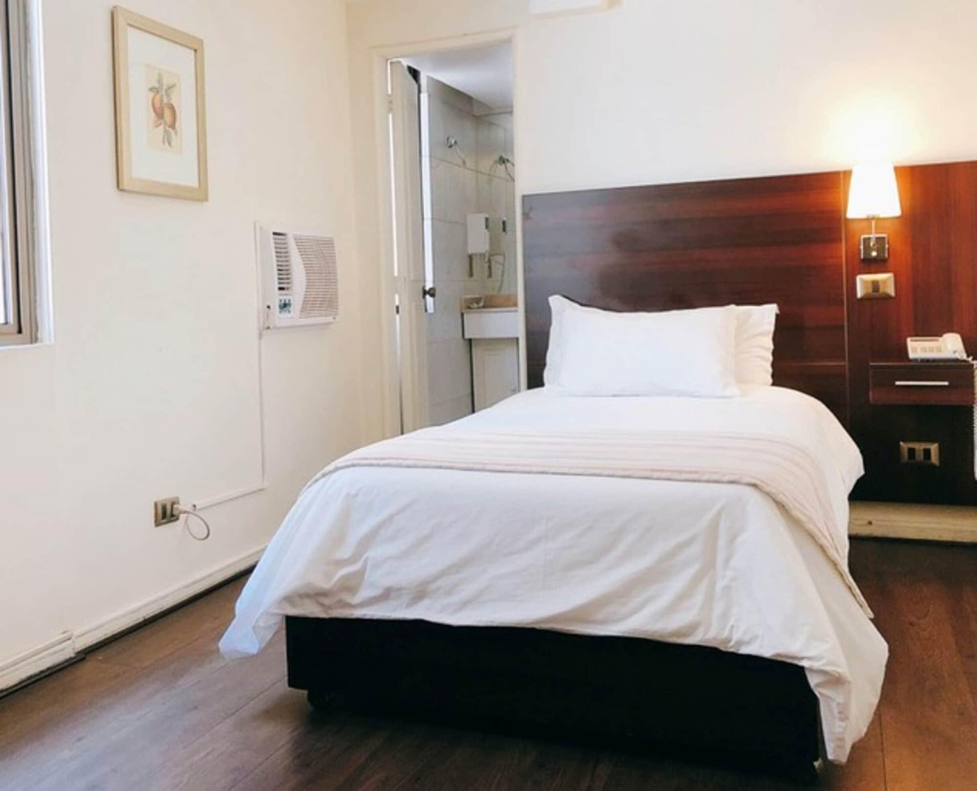โฮเต็ล เนรูด้า เอ็กเพรส Hotel ซานติอาโก ภายนอก รูปภาพ