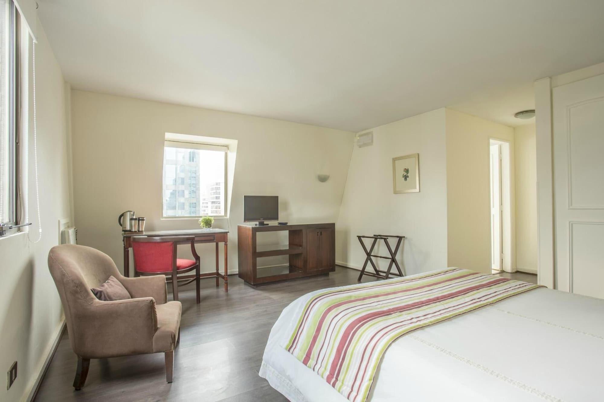 โฮเต็ล เนรูด้า เอ็กเพรส Hotel ซานติอาโก ภายนอก รูปภาพ