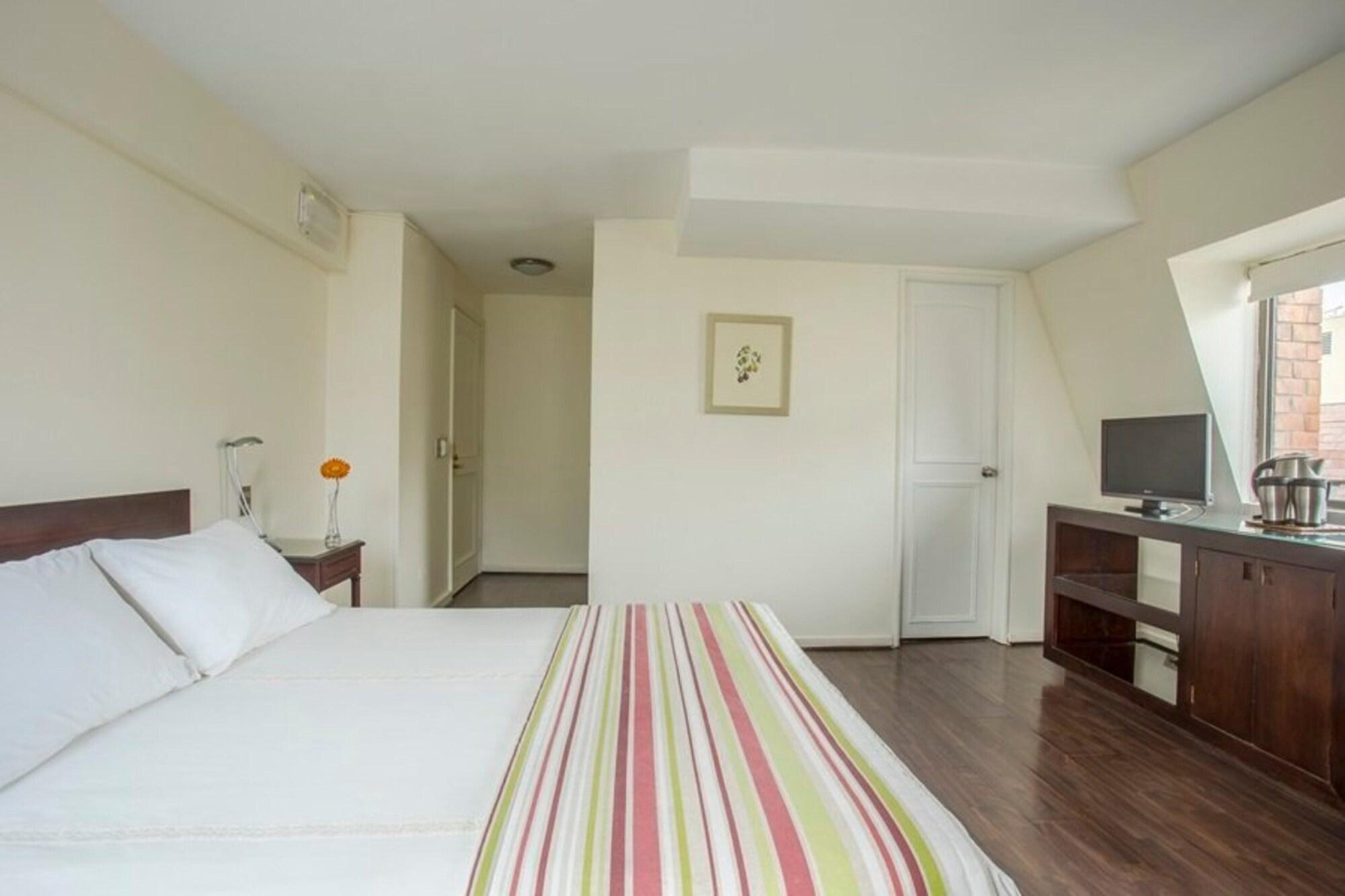 โฮเต็ล เนรูด้า เอ็กเพรส Hotel ซานติอาโก ภายนอก รูปภาพ